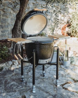 🔥 MONOLITH ONE.55 - NOVINKA 2025 🔥 Vstupte do světa prémiovým keramických grilů s novým modelem, který má všechny...