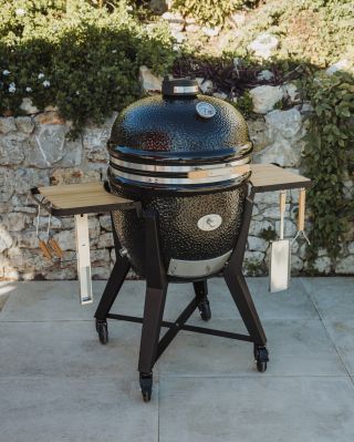 🔥 MONOLITH TWO 🔥 Představujeme Vám novou řadu keramických grilů MONOLITH TWO.55 a TWO.66 – moderní nástupce oblíbené řady...